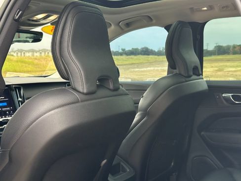 Used 2023 Volvo XC60 T8 Plus AWD/4WD image 18