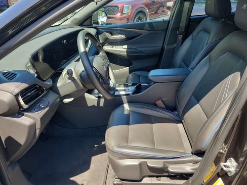 Used 2024 Buick Envista Sport Touring FWD image 44