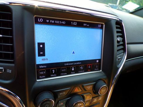 Used 2018 Jeep Grand Cherokee Limited AWD/4WD image 20
