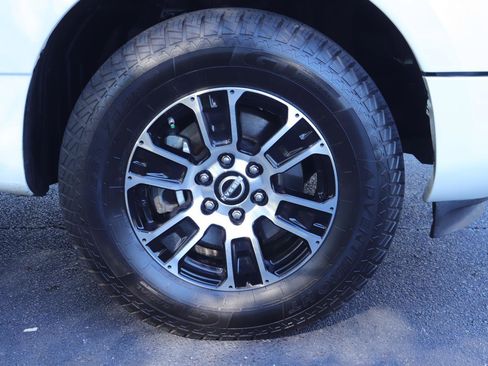 Used 2023 Nissan Titan SV image 35