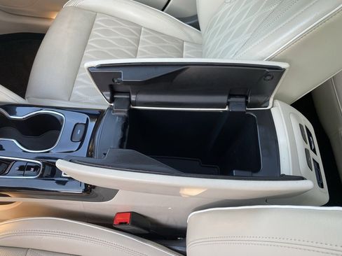 Used 2022 Buick Envision Avenir w/ Technology Package II image 26