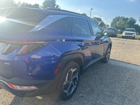 Used 2023 Hyundai Tucson SEL w/ Convenience Package AWD/4WD image 3
