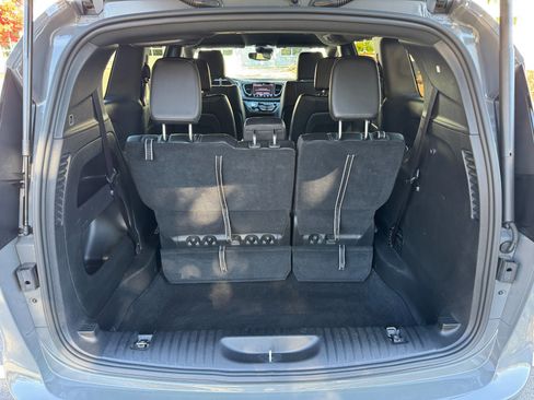 Used 2023 Chrysler Pacifica Touring-L w/ S Appearance Package image 55