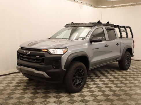 Used 2025 Chevrolet Colorado Trail Boss w/ LPO, Hood Decal Package AWD/4WD image 1