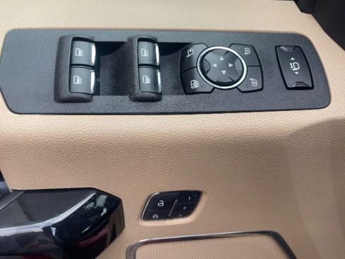 Used 2017 Ford F250 Lariat w/ Lariat Value Package image 13