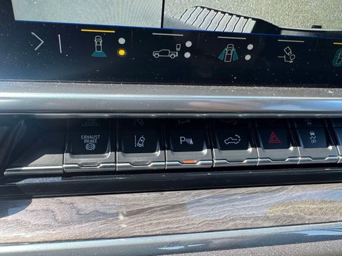 Used 2024 Chevrolet Silverado 2500 LTZ w/ LTZ Plus Package image 38