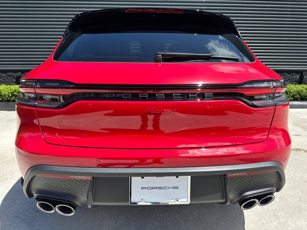 Used 2026 Porsche Macan AWD/4WD image 12