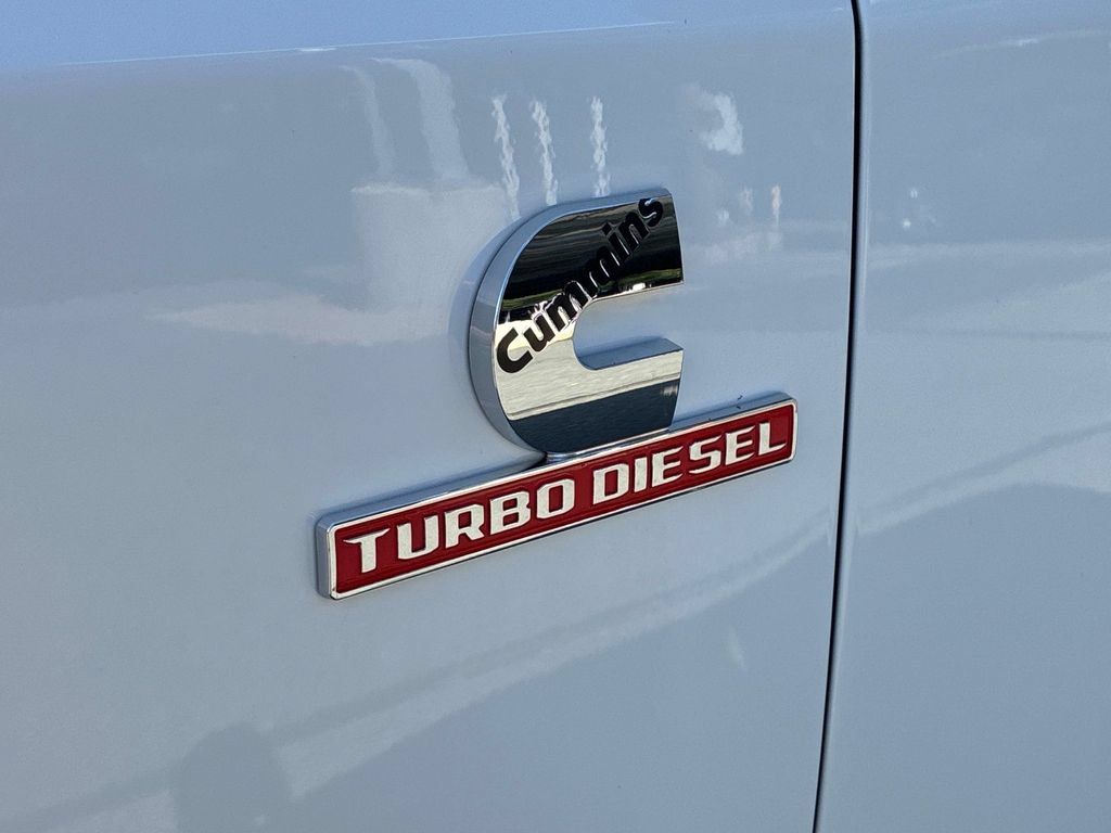 Used 2022 RAM 2500 Tradesman w/ Chrome Appearance Group AWD/4WD image 14