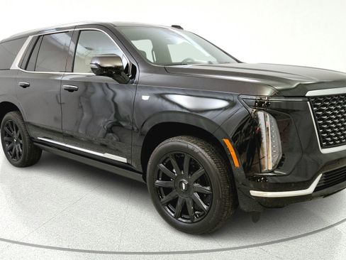 Used 2026 Cadillac Escalade Luxury w/ LPO, Floor Liner Package AWD/4WD image 1