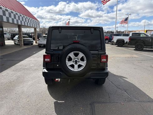 Used 2018 Jeep Wrangler Unlimited Sport S AWD/4WD image 6