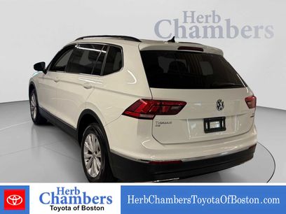 Used 2018 Volkswagen Tiguan SE w/ Panoramic Sunroof Package