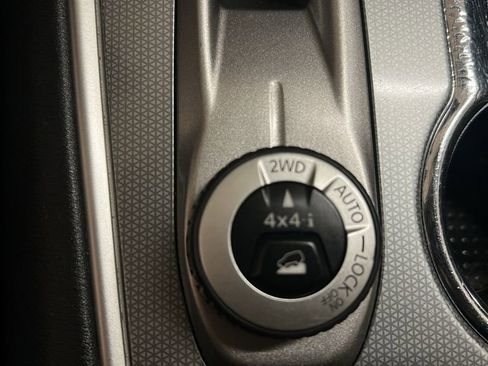 Used 2017 Nissan Pathfinder SL w/ SL Tech Package image 24