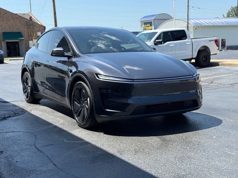 Used 2026 Tesla Model Y Long Range AWD/4WD image 4