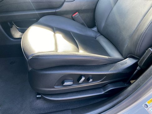 Used 2025 Cadillac XT6 Premium Luxury FWD image 21
