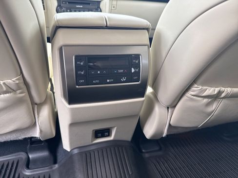 Used 2023 Lexus GX 460 Luxury image 28