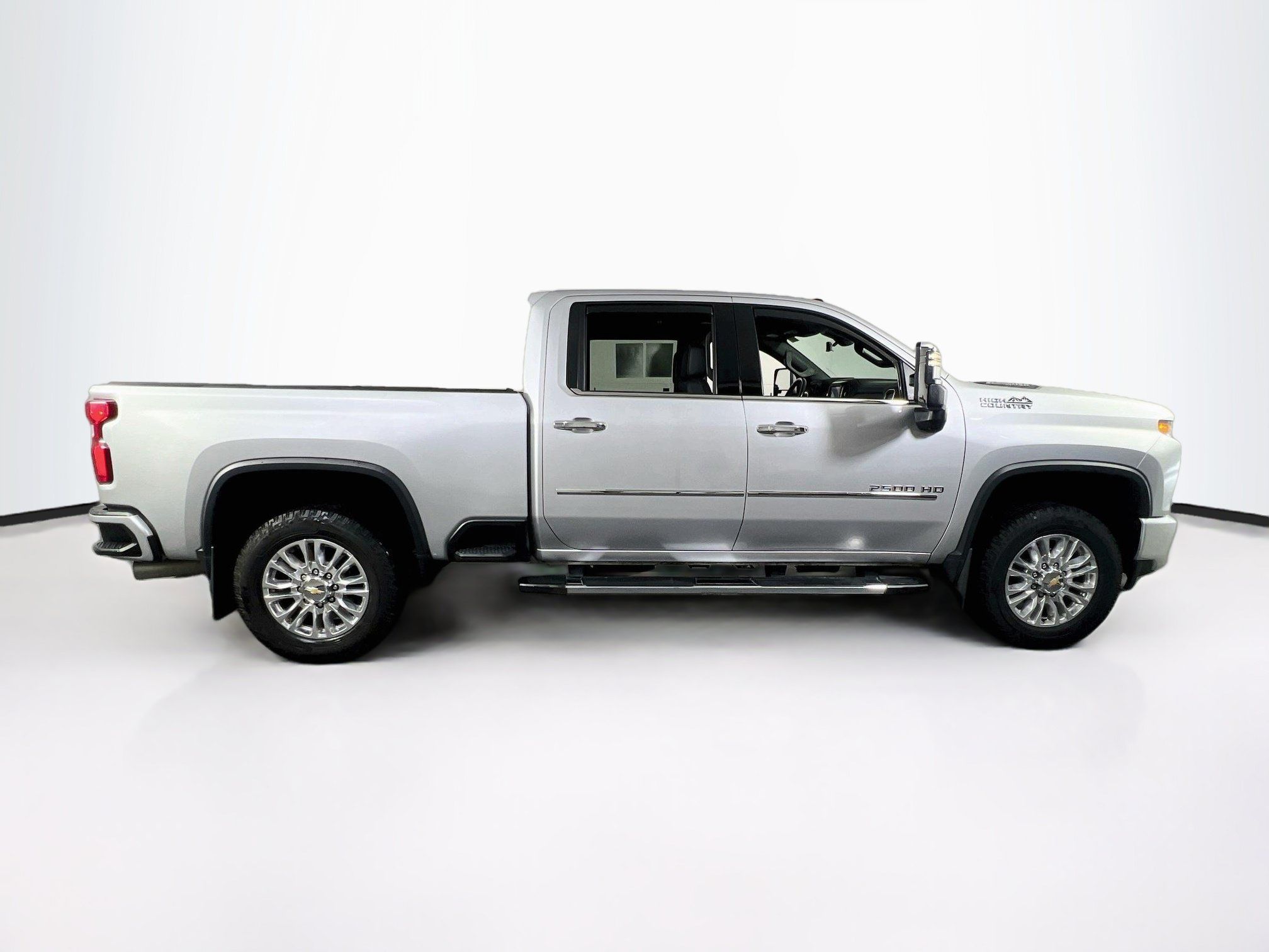 Used 2022 Chevrolet Silverado 2500 High Country w/ Z71 Off-Road Package AWD/4WD image 4