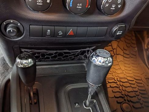 Used 2017 Jeep Wrangler Unlimited Sport image 25