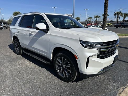 Used 2022 Chevrolet Tahoe LT w/ Luxury Package image 8