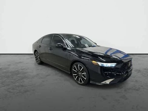 Used 2023 Honda Accord Touring image 5