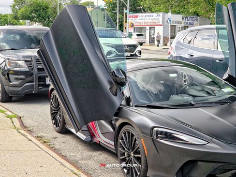 Used 2020 McLaren GT RWD image 14