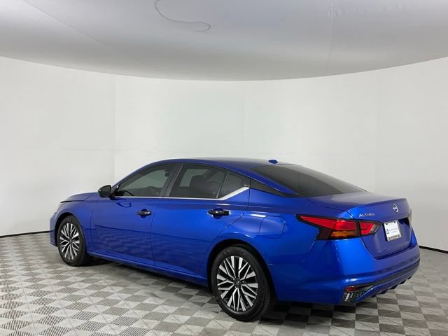 Used 2025 Nissan Altima 2.5 SV FWD image 7