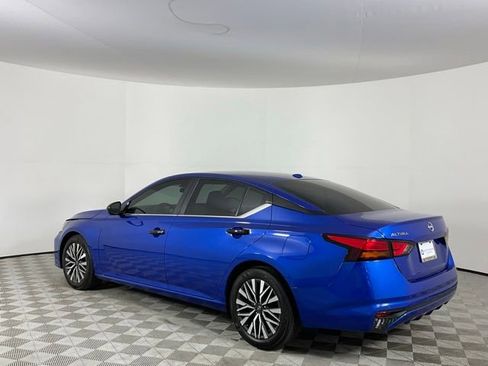 Used 2025 Nissan Altima 2.5 SV FWD image 7