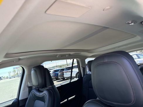 Used 2025 Lincoln Aviator Reserve w/ Equipment Group 201A image 32