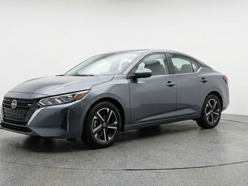 Used 2025 Nissan Sentra SV FWD image 3