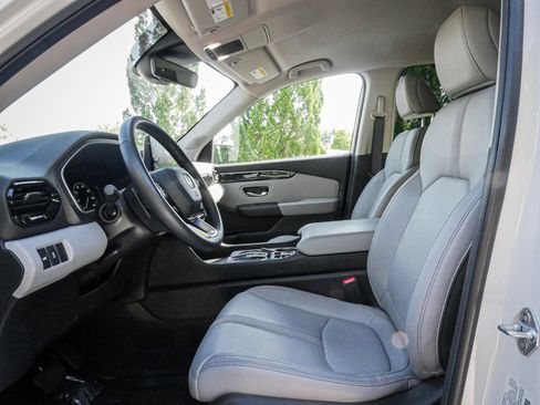 Used 2025 Honda Pilot EX-L image 16