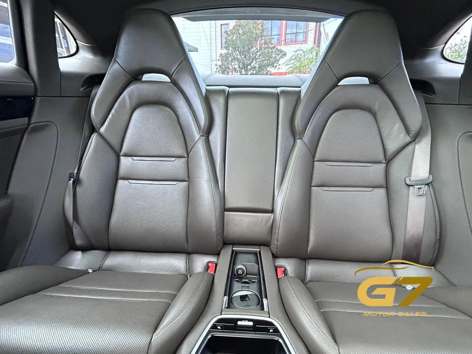 Used 2018 Porsche Panamera RWD image 27