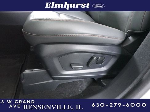 Used 2025 Ford Explorer Active w/ Active Comfort Package image 11