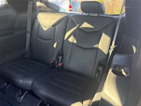 Used 2025 Cadillac XT6 Premium Luxury image 12