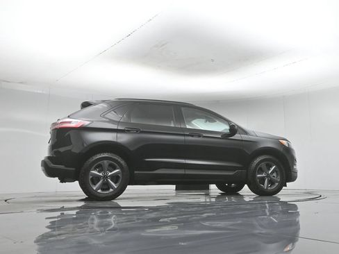 Used 2024 Ford Edge SEL w/ Sport Appearance Package AWD/4WD image 3
