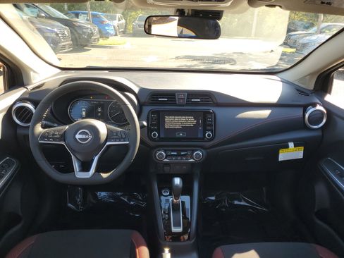 New 2025 Nissan Versa SR w/ Trunk Package image 9