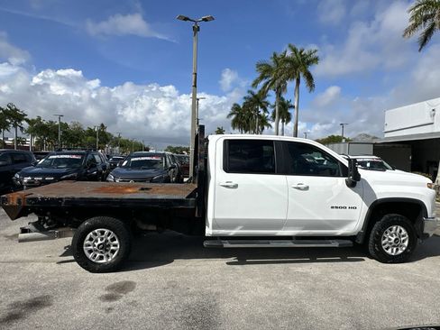 Used 2024 Chevrolet Silverado 2500 LT w/ Convenience Package AWD/4WD image 9