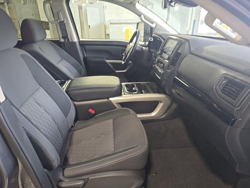 Used 2024 Nissan Titan SV w/ SV Convenience Package AWD/4WD image 8