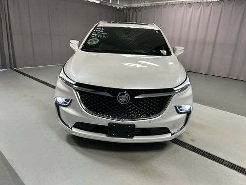 Used 2024 Buick Enclave Avenir w/ Avenir Technology Package AWD/4WD image 2