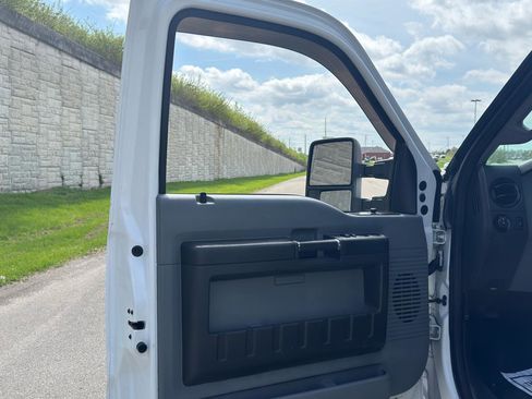 Used 2015 Ford F250 XL w/ Power Equipment Group AWD/4WD image 13