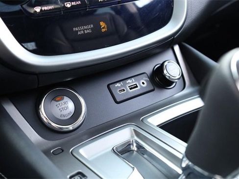 Certified 2024 Nissan Murano SL image 17