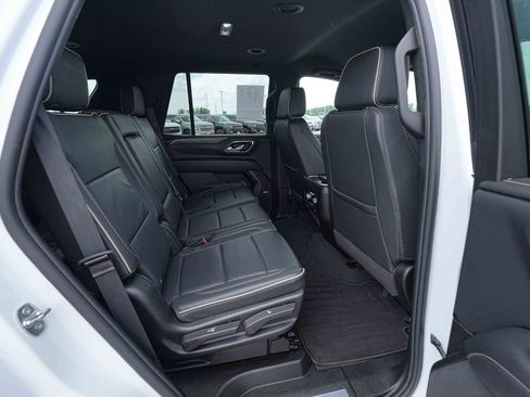 Used 2024 GMC Yukon SLT AWD/4WD image 25