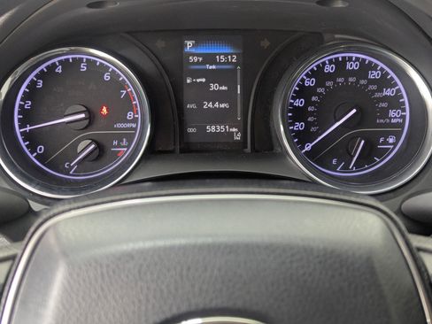 Used 2020 Toyota Camry LE image 19