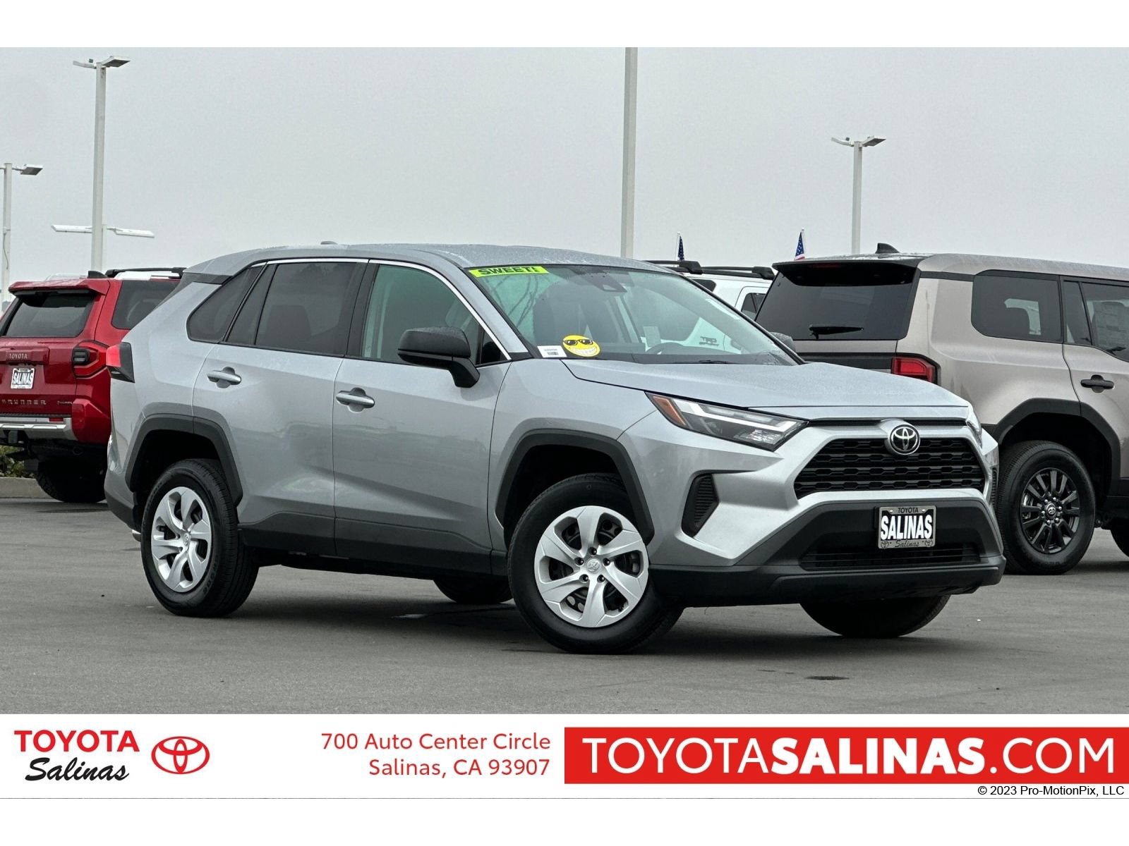 Used 2025 Toyota RAV4 LE AWD/4WD image 1