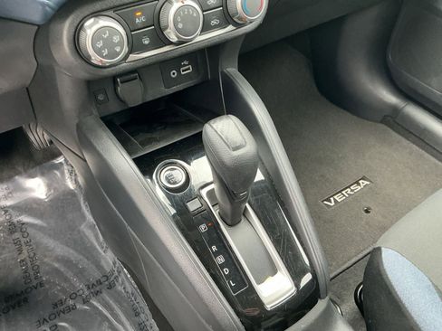 Used 2025 Nissan Versa SV FWD image 36