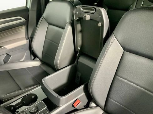 Used 2023 Volkswagen Atlas Cross Sport SEL R-Line AWD/4WD image 30