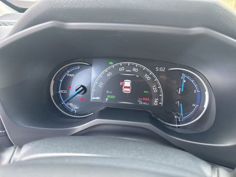 Used 2025 Toyota RAV4 XLE AWD/4WD image 8