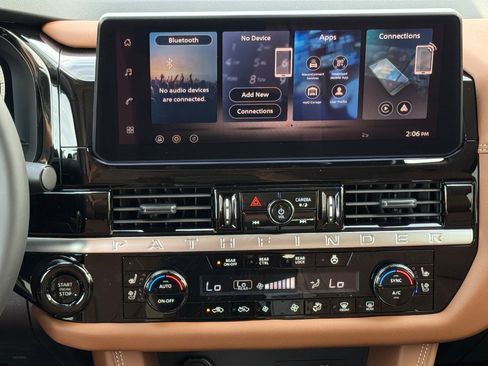 New 2026 Nissan Pathfinder Platinum AWD/4WD image 11