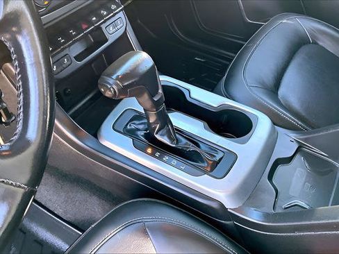 Used 2017 Chevrolet Colorado ZR2 w/ LPO, Premium Interior Package image 16