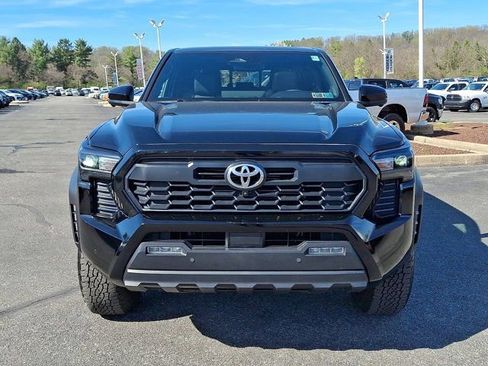 Used 2025 Toyota Tacoma TRD Off-Road w/ TRD Off Road Premium Package image 2