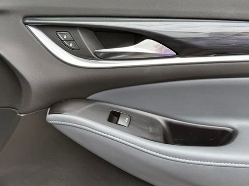 Used 2020 Buick Enclave Essence FWD image 17