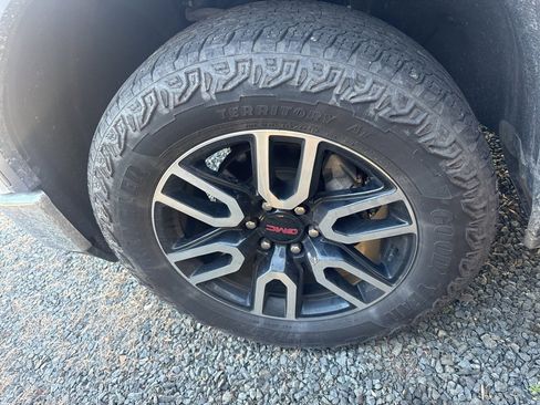 Used 2021 GMC Sierra 1500 4x4 Crew Cab w/ Sierra Value Package image 25